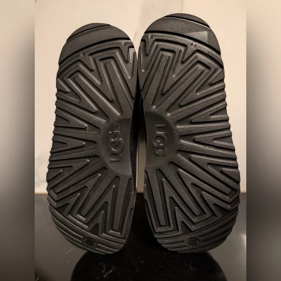 UGG Classic Glossy Clear Mini Black Rain Boots Women's Size 6 MSRP $160 - Picture 9 of 11